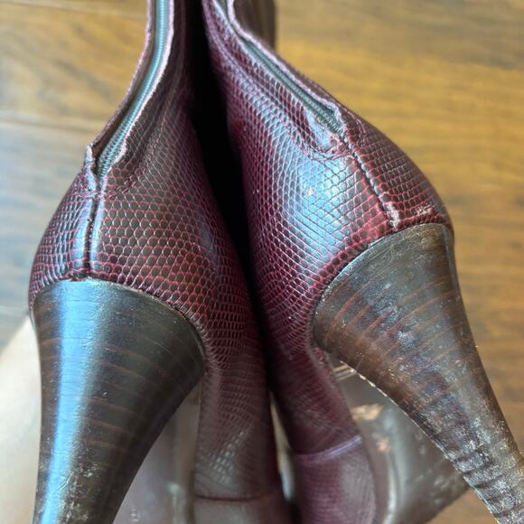 Cole Haan Women’s Cherry Red Heeled Leather Booties Sz 8B Pointed Toe Career - Picture 14 of 16